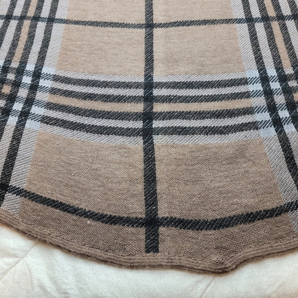 Ariana by Howard's tan black plaid cape coat waterfall front faux fur collar OS - Picture 11 of 12